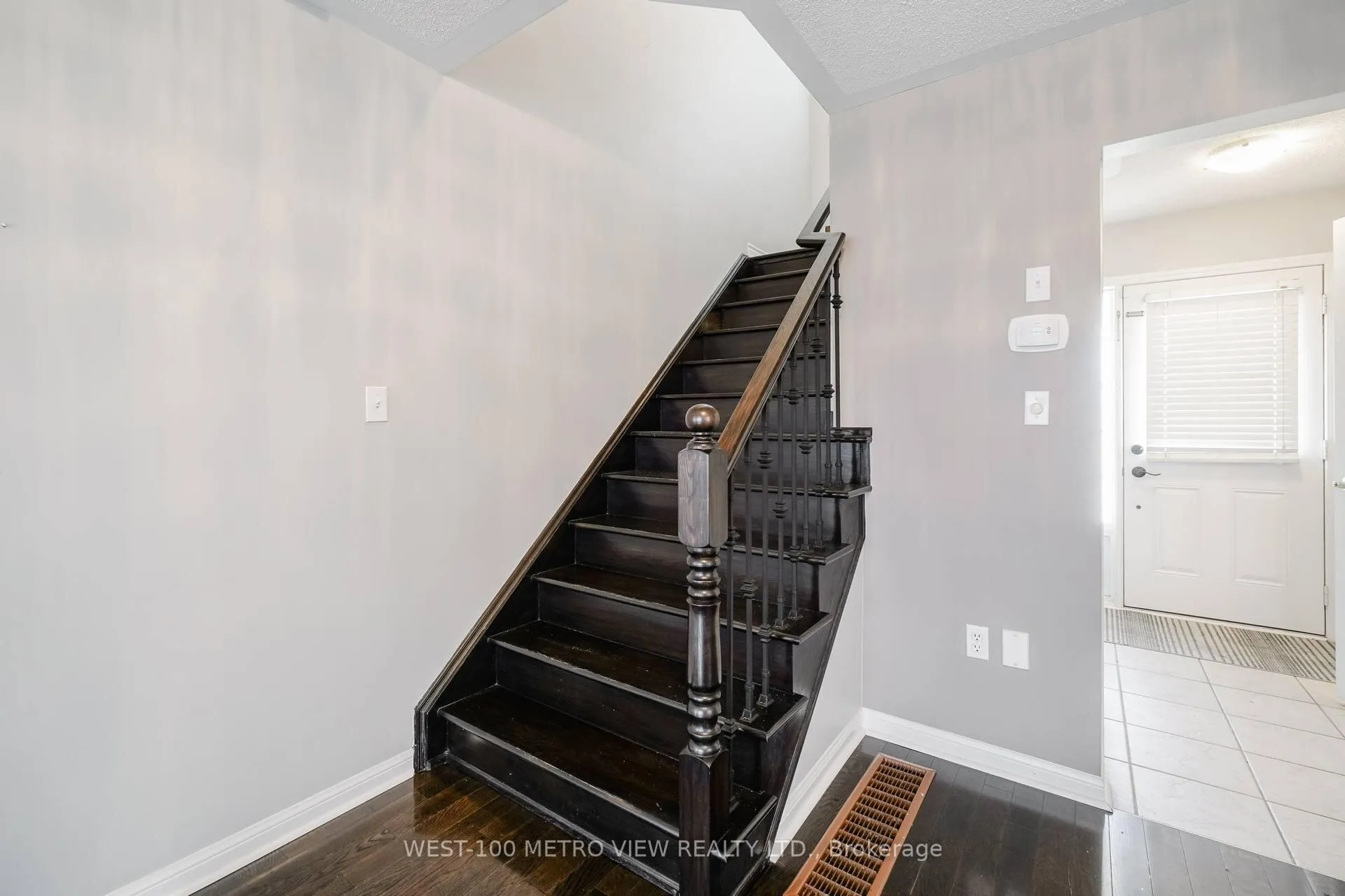 Photo 9 of 17 Georgian Road, Brampton, Credit Valley — HOMEH
