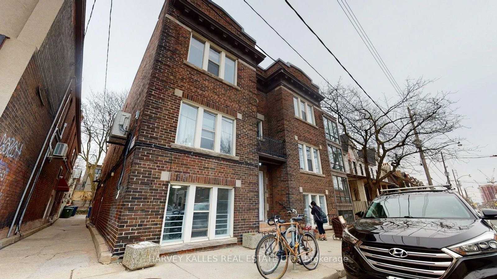 Front of Unit 2, 1065 Bathurst Street