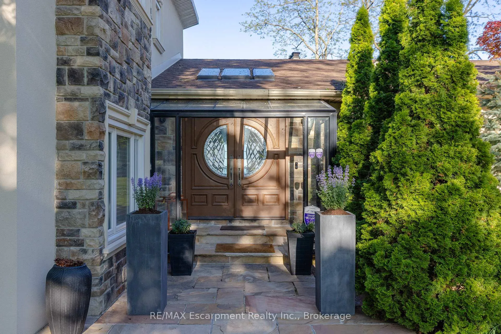 Photo 4 of 3346 Lakeshore Road W, Oakville, Bronte — HOMEH
