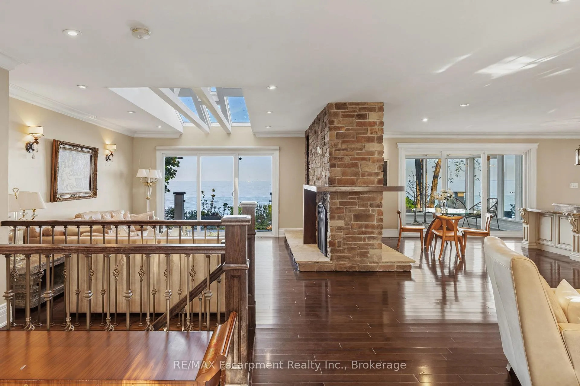 Photo 6 of 3346 Lakeshore Road W, Oakville, Bronte — HOMEH