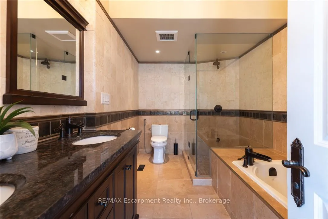 Photo 17 of 3346 Lakeshore Road W, Oakville, Bronte — HOMEH