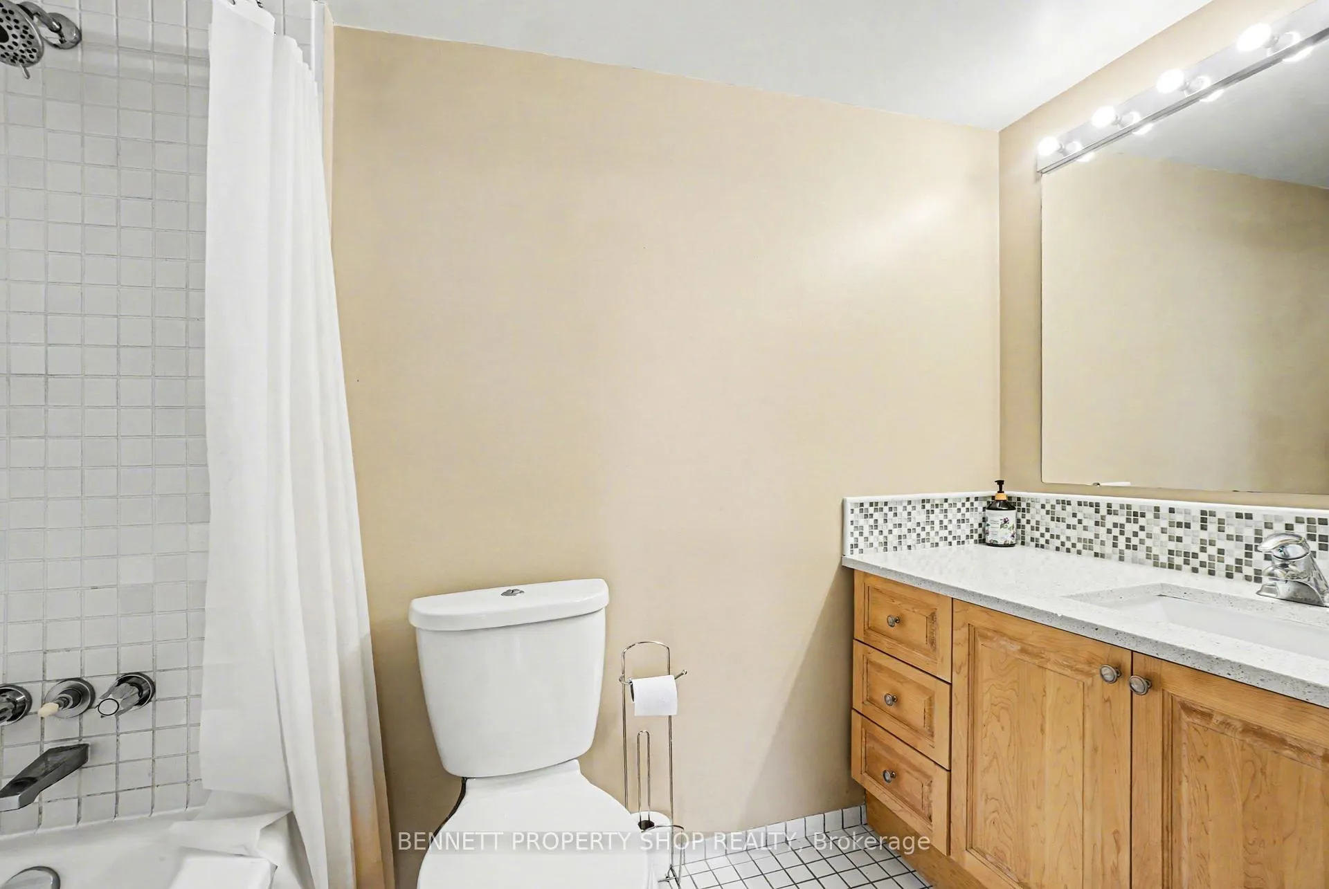 Photo 11 of Unit 610, 2760 Carousel Crescent, Ottawa, Emerald Woods/Sawmill Creek — HOMEH