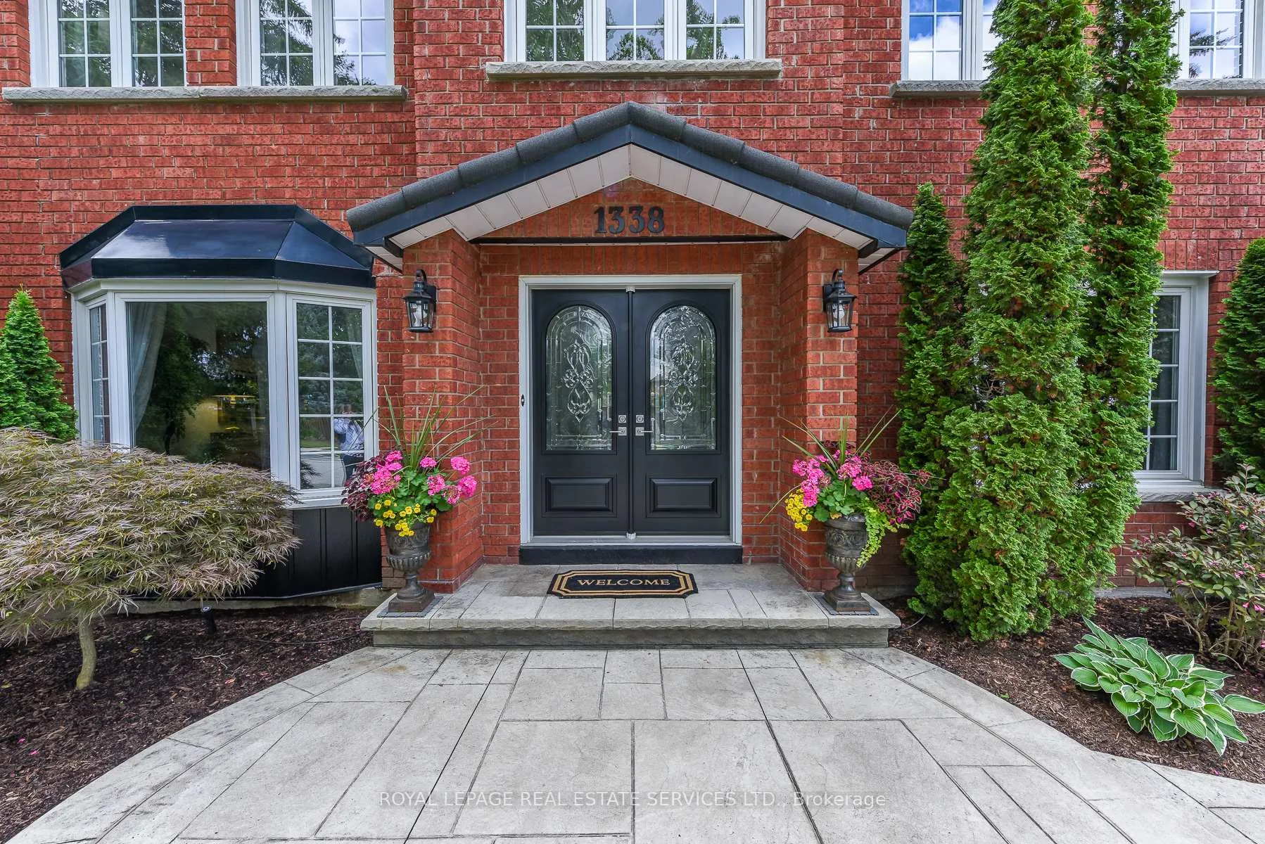 Photo 3 of 1338 Chalfield Drive, Oakville, Clearview — HOMEH
