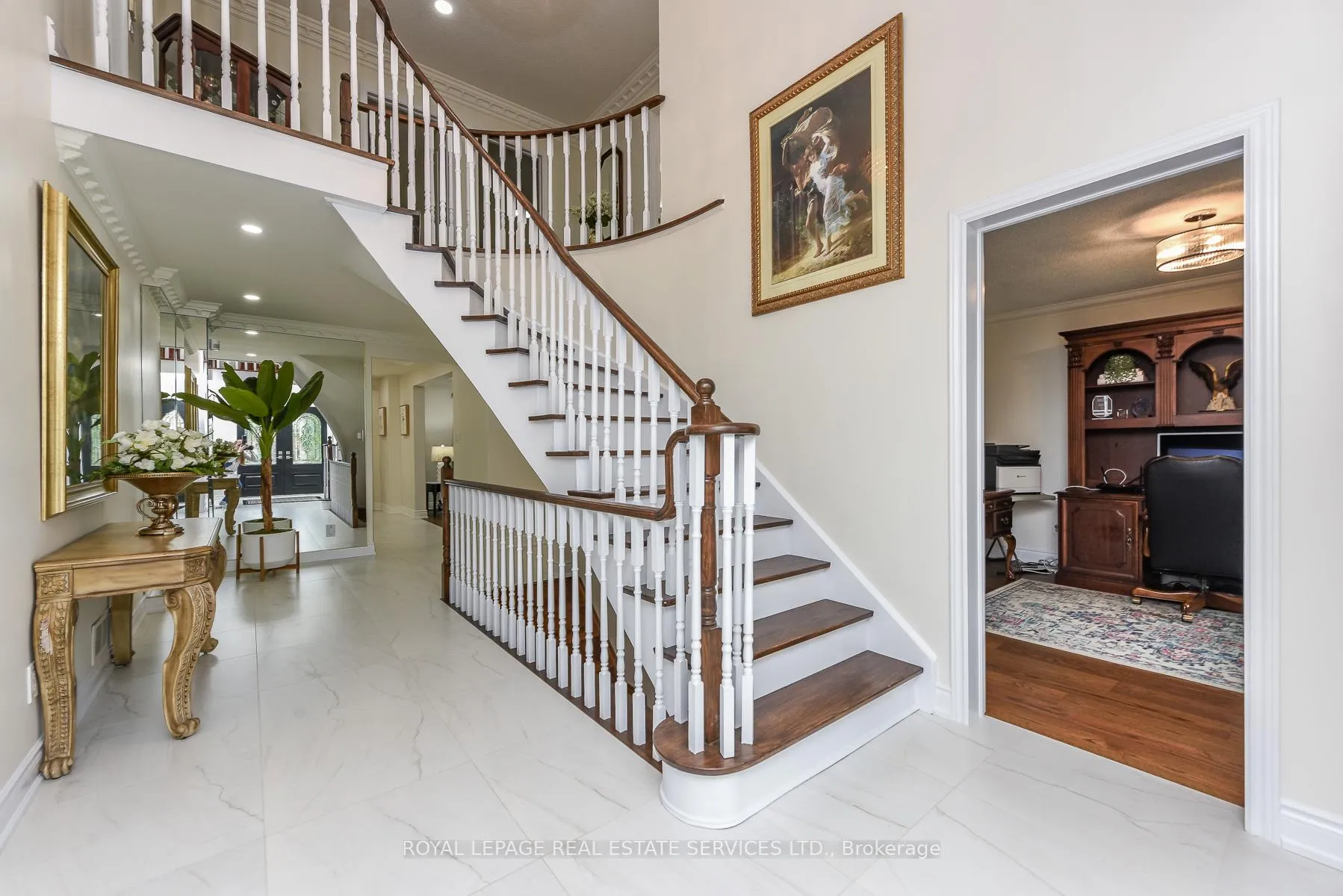 Photo 5 of 1338 Chalfield Drive, Oakville, Clearview — HOMEH