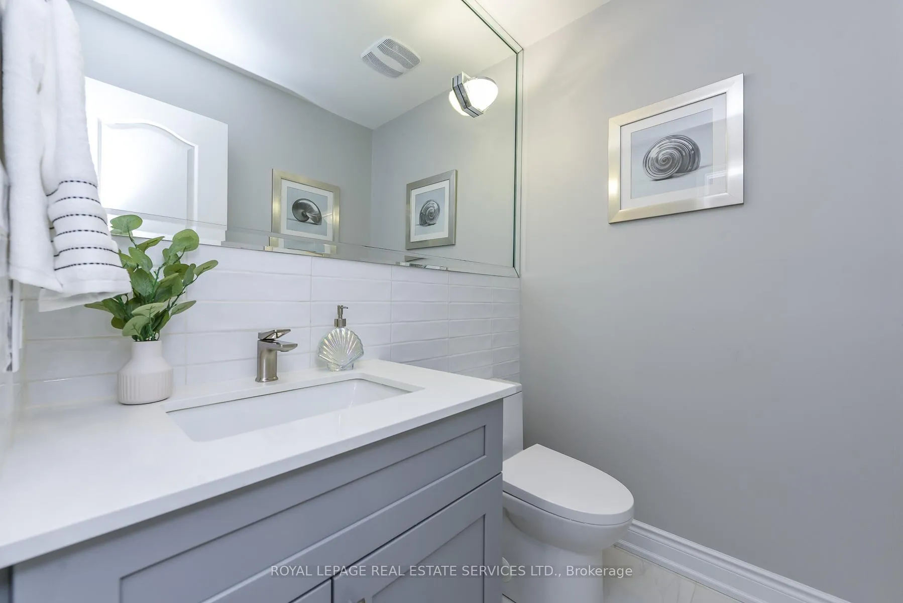 Photo 18 of 1338 Chalfield Drive, Oakville, Clearview — HOMEH