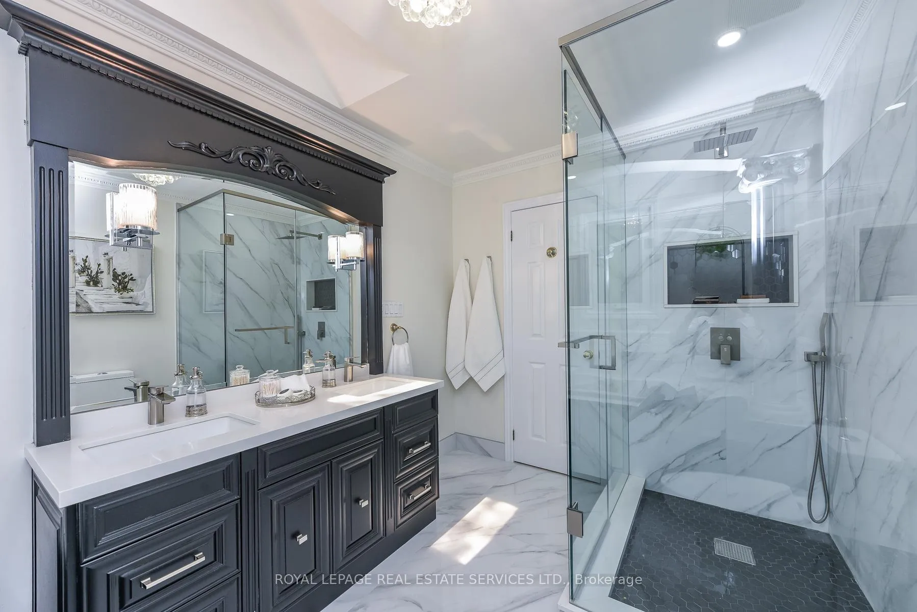 Photo 32 of 1338 Chalfield Drive, Oakville, Clearview — HOMEH