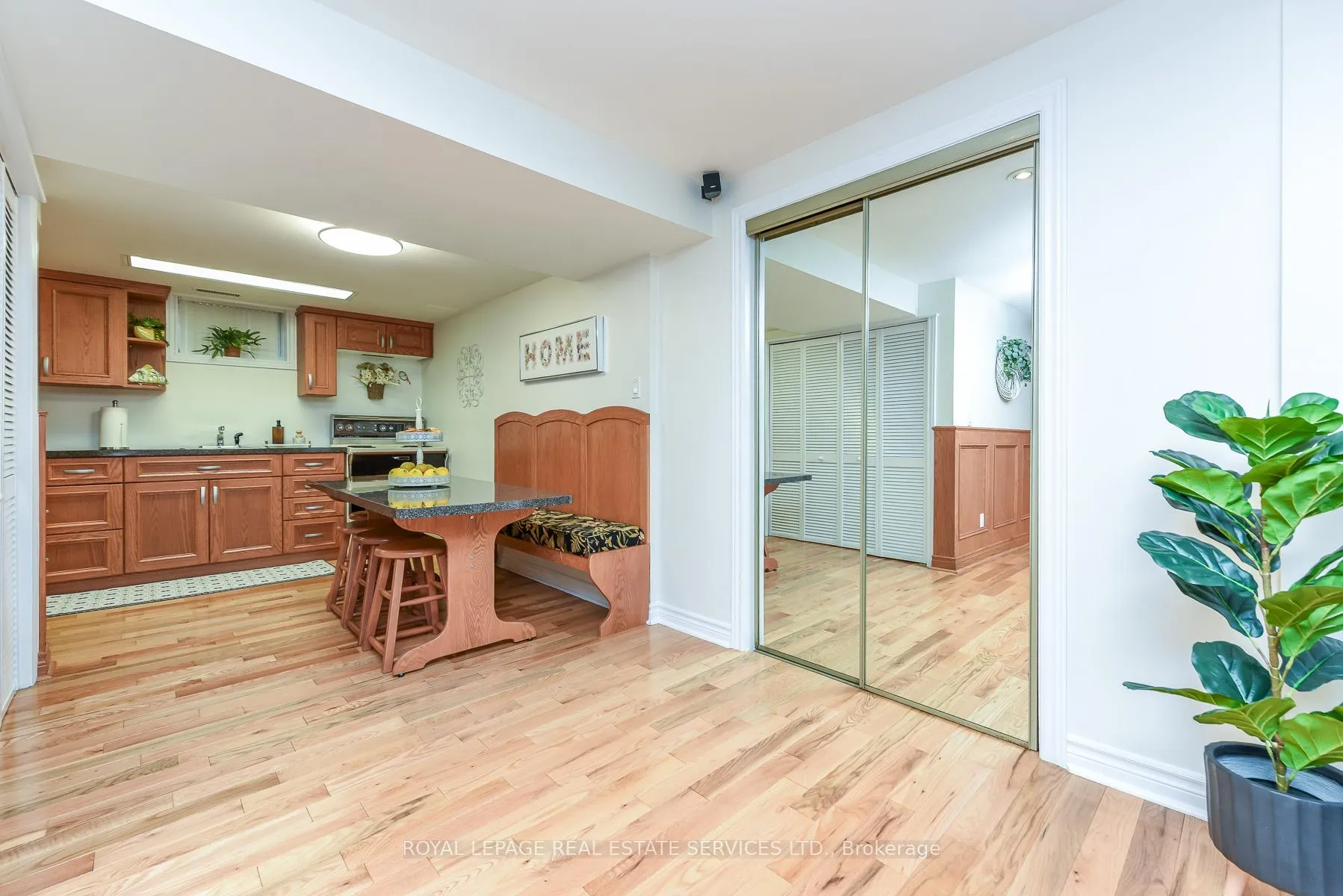 Photo 42 of 1338 Chalfield Drive, Oakville, Clearview — HOMEH