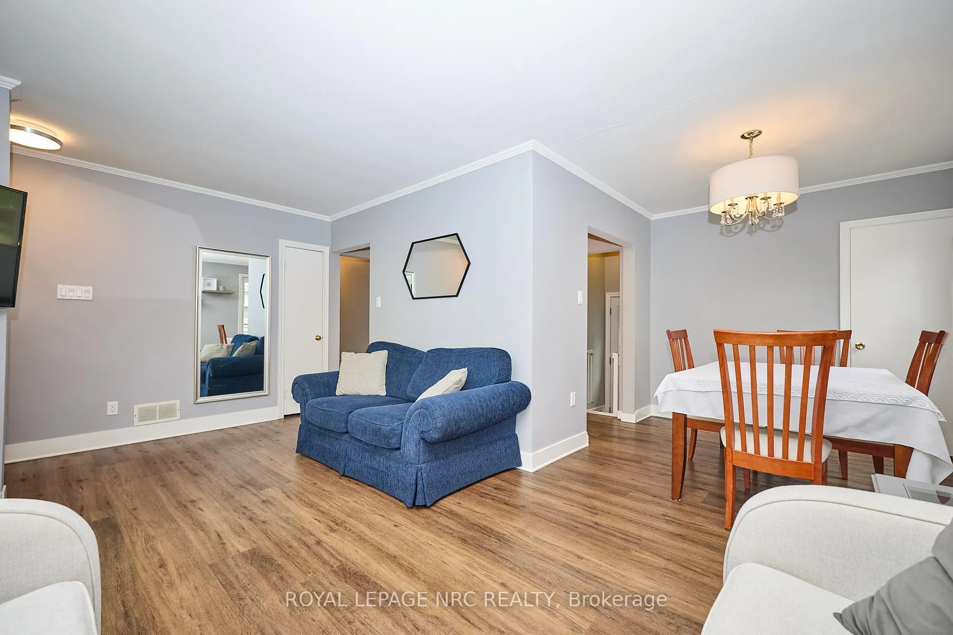 Photo 4 of 5916 Carman Street, Niagara Falls, Church's Lane — HOMEH