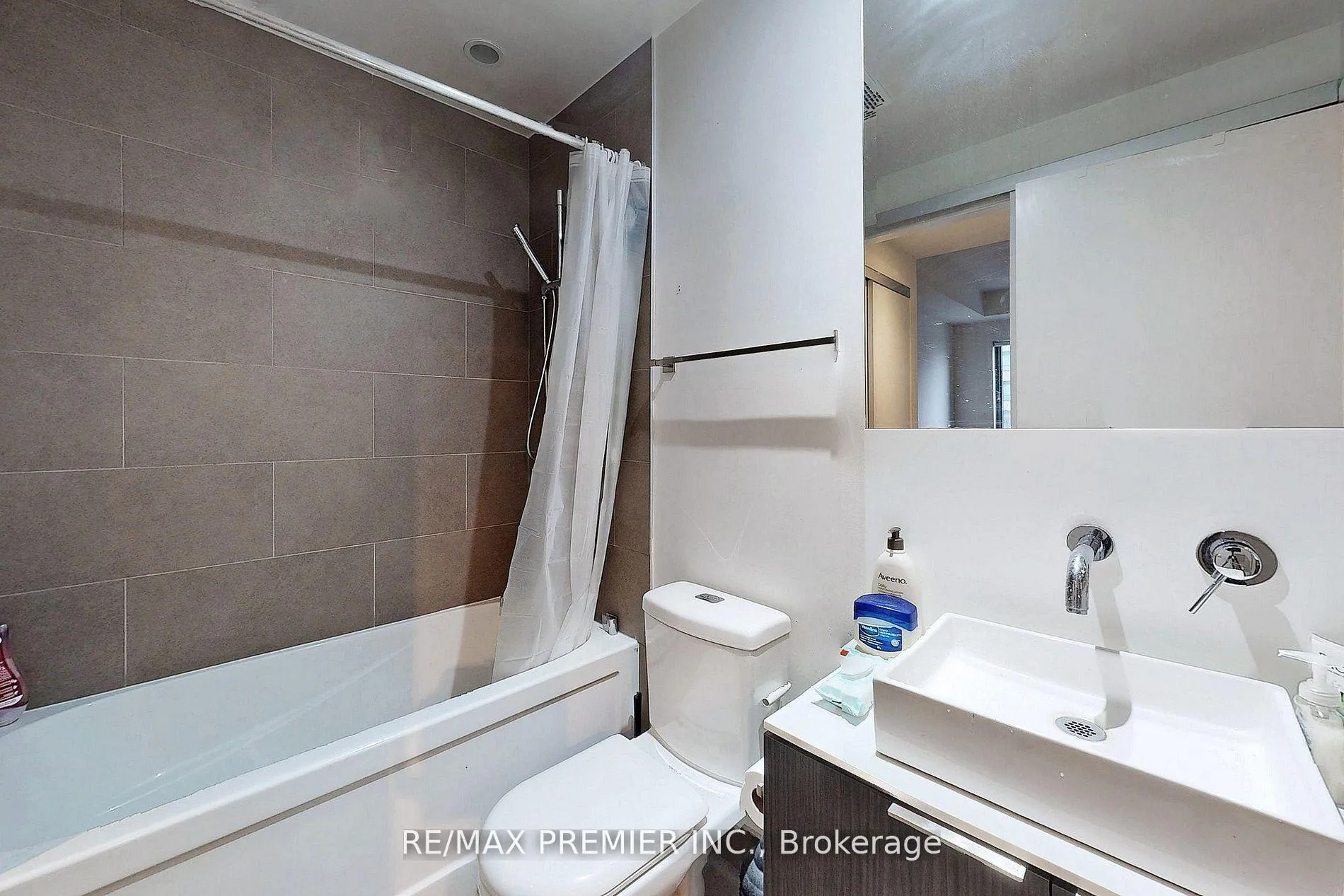 Photo 4 of Unit 1404, 159 Dundas Street E, Toronto, Church-Yonge Corridor — HOMEH