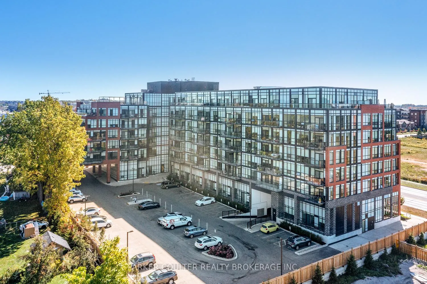 Photo 2 of Unit 114, 681 Yonge Street, Barrie, Painswick South — HOMEH