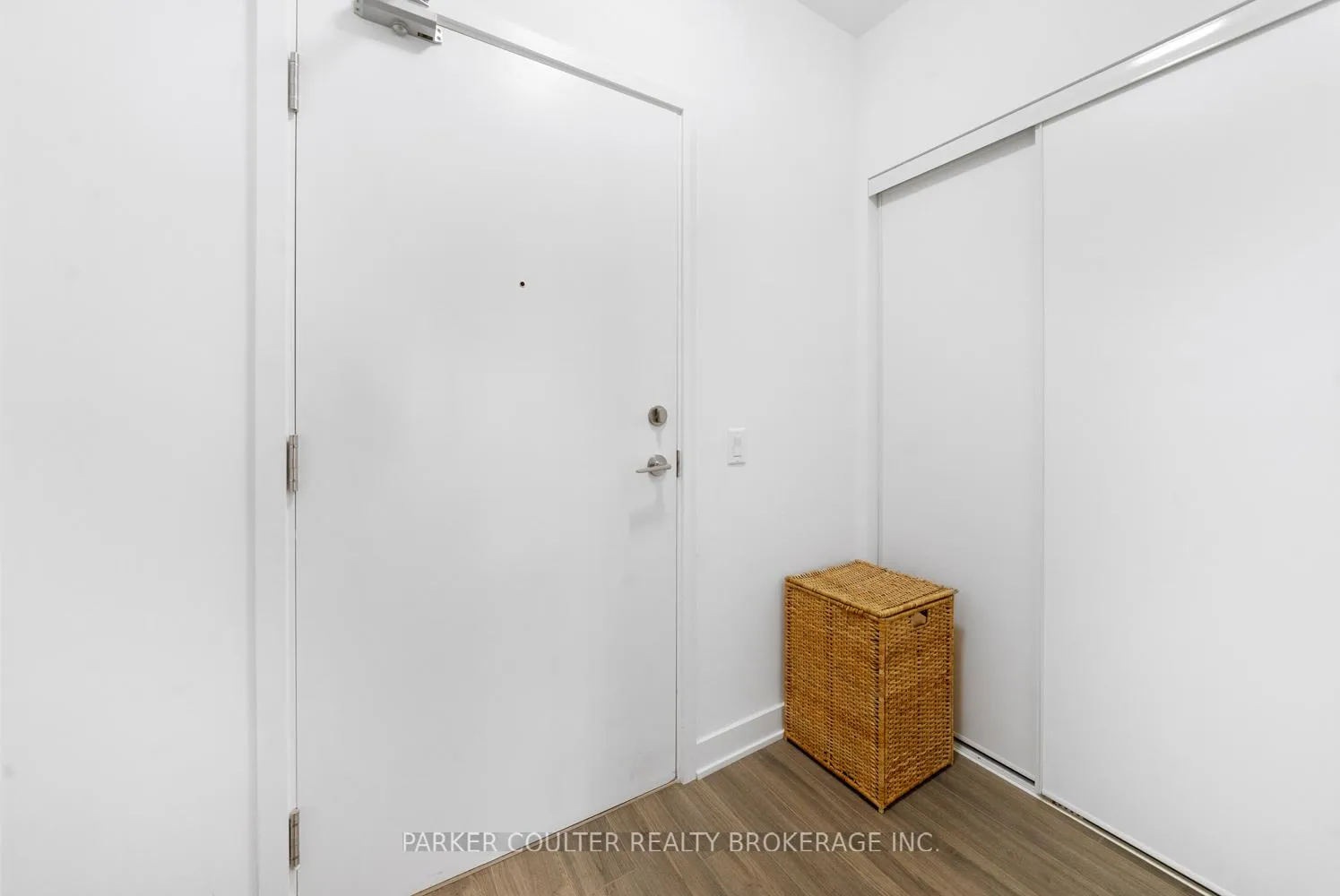 Photo 6 of Unit 114, 681 Yonge Street, Barrie, Painswick South — HOMEH