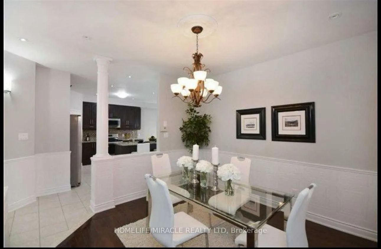 Photo 3 of 32 Okanagan Drive, Brampton, Sandringham-Wellington — HOMEH