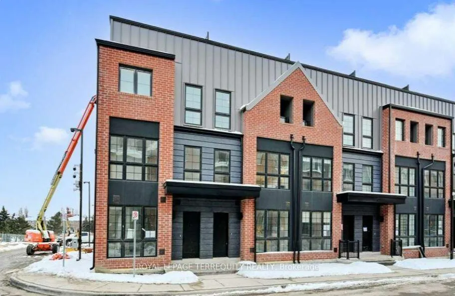 Photo 2 of 150 Alton Crescent, Vaughan, Uplands — HOMEH