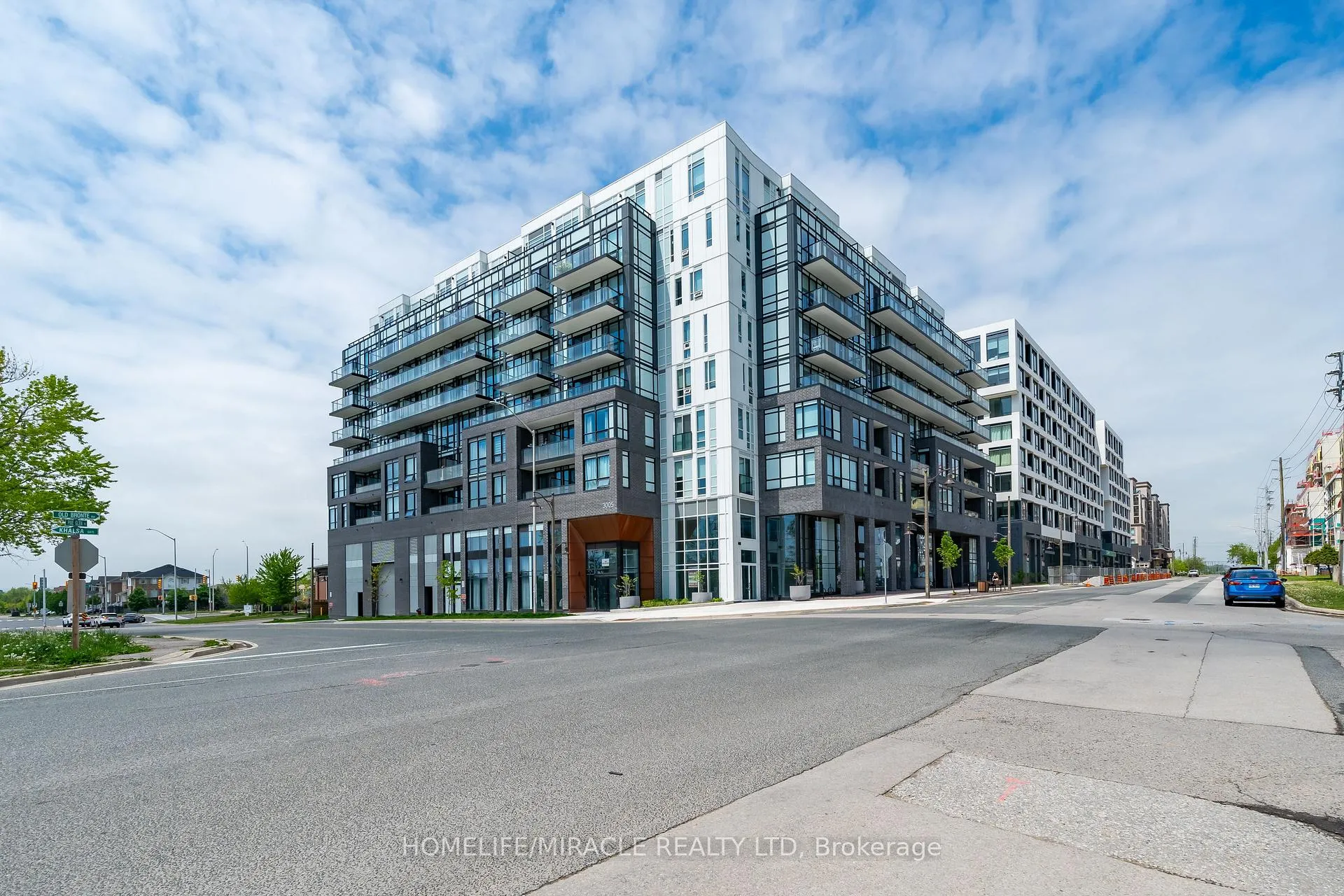 Photo 1 of Unit 220, 3005 Pine Glen Road, Oakville, Westmount — HOMEH