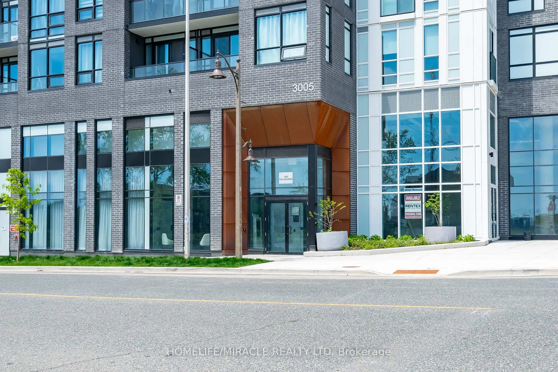 Photo 2 of Unit 220, 3005 Pine Glen Road, Oakville, Westmount — HOMEH
