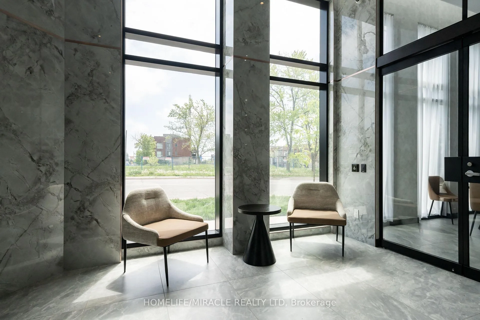 Photo 5 of Unit 220, 3005 Pine Glen Road, Oakville, Westmount — HOMEH