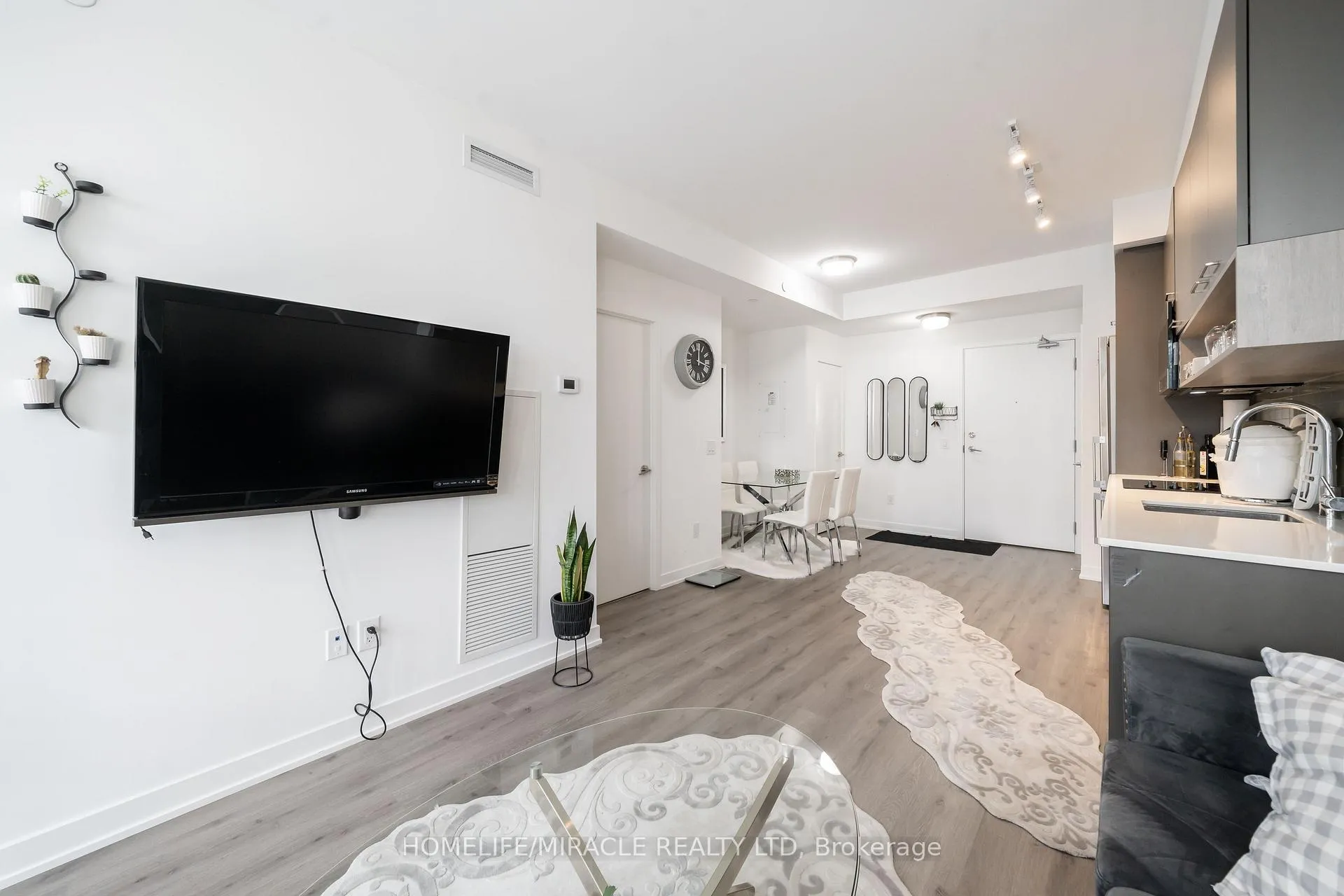 Photo 13 of Unit 220, 3005 Pine Glen Road, Oakville, Westmount — HOMEH