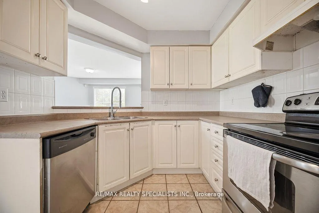 Photo 9 of Unit 136, 9800 Mclaughlin Road, Brampton, Fletcher's Creek Village — HOMEH