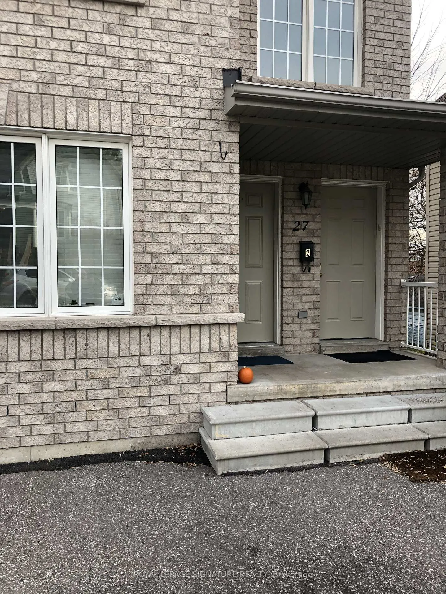 Front of Unit 2, 27 Nassau Street