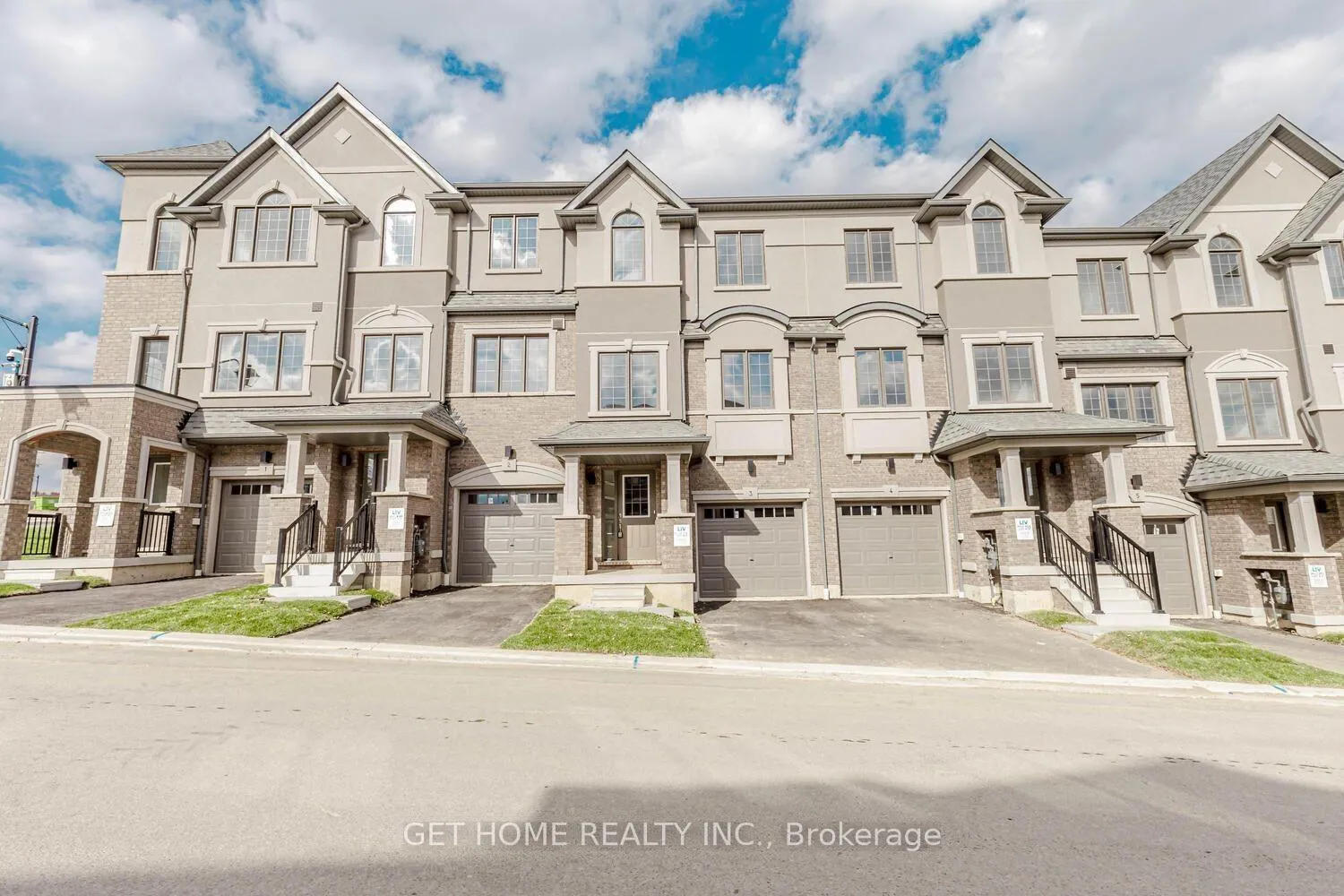 Front of Unit 3, 620 Colborne Street W
