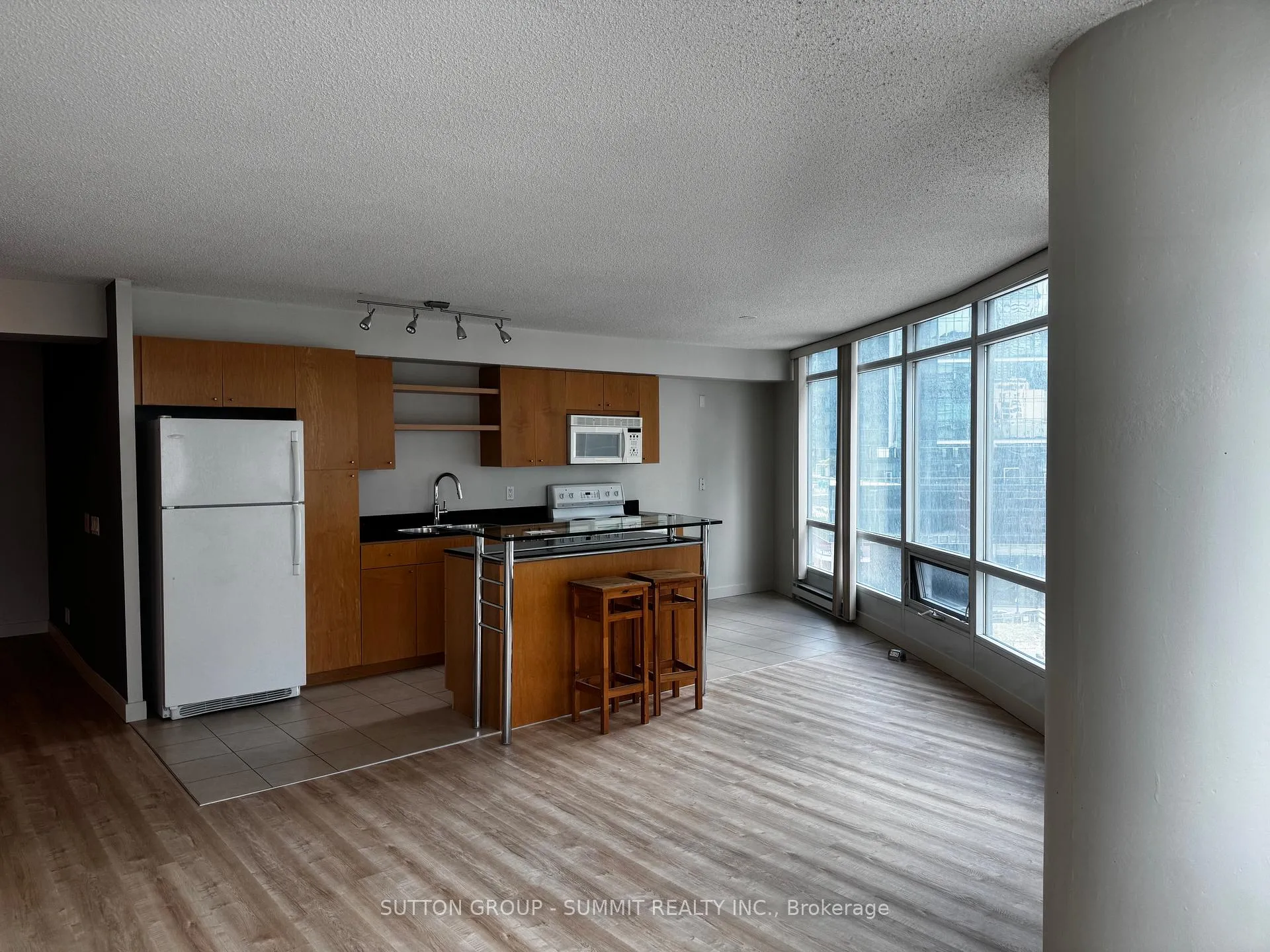 Front of Unit 1510, 373 Front Street W
