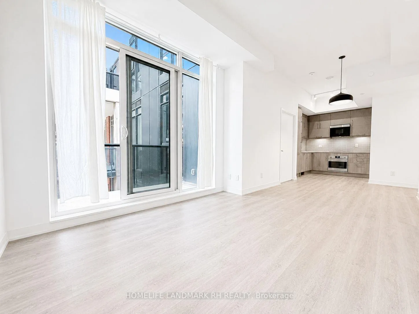 Photo 3 of Unit 1038, 8119 Birchmount Road, Markham, Unionville — HOMEH