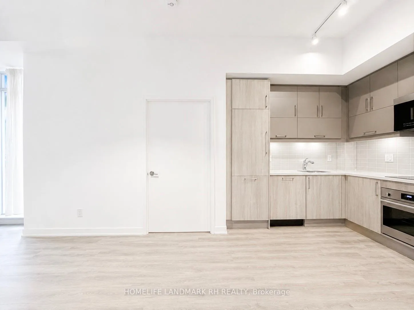 Photo 5 of Unit 1038, 8119 Birchmount Road, Markham, Unionville — HOMEH