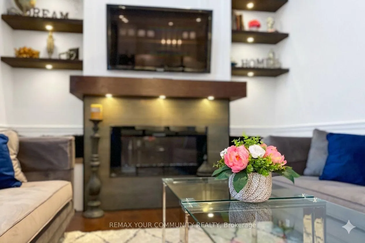 Photo 11 of 119 Toscana Road, Vaughan, Sonoma Heights — HOMEH