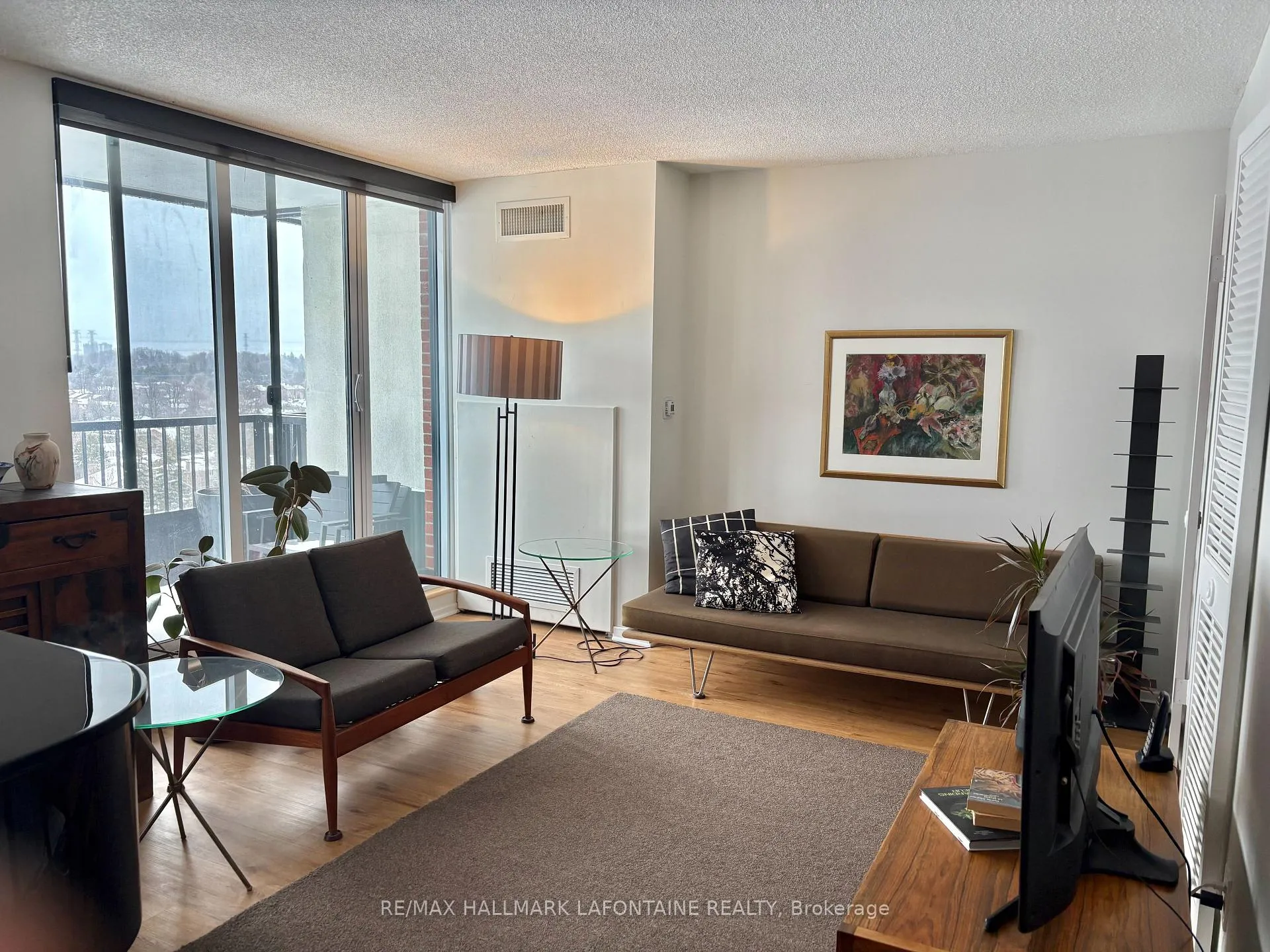 Photo 4 of Unit 905, 2951 Riverside Drive, Ottawa, Mooneys Bay/Riverside Park — HOMEH