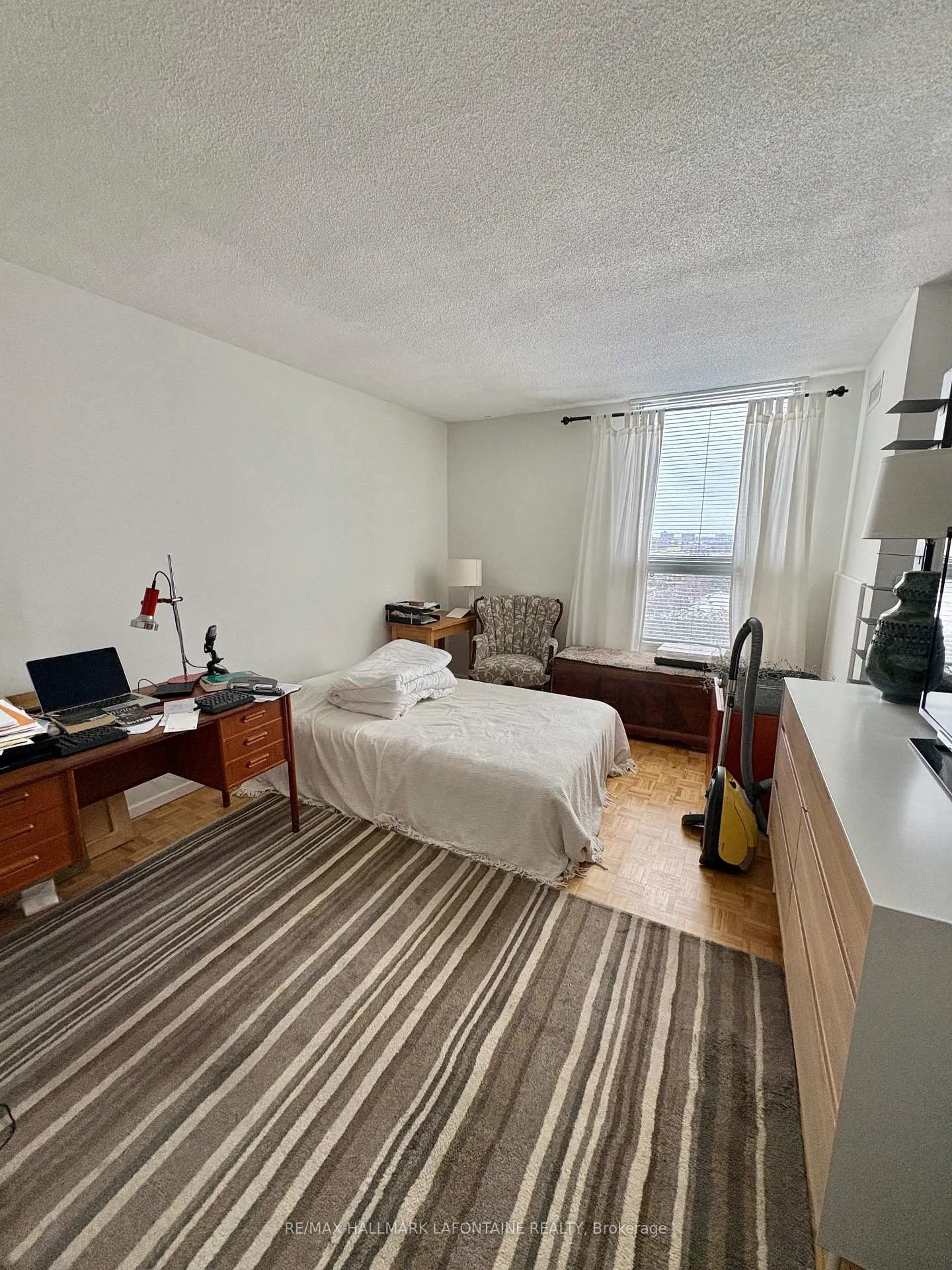 Photo 12 of Unit 905, 2951 Riverside Drive, Ottawa, Mooneys Bay/Riverside Park — HOMEH