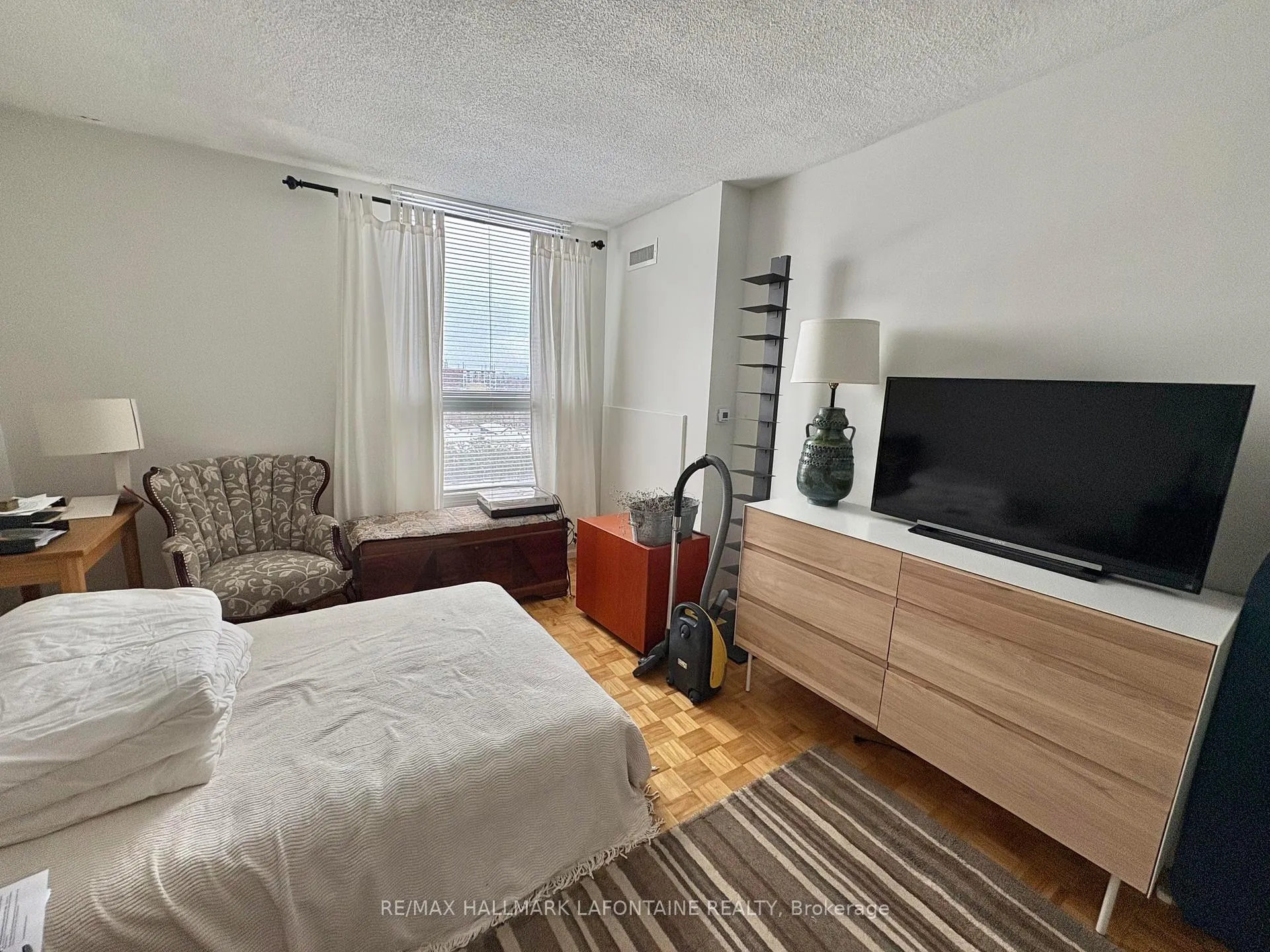 Photo 13 of Unit 905, 2951 Riverside Drive, Ottawa, Mooneys Bay/Riverside Park — HOMEH