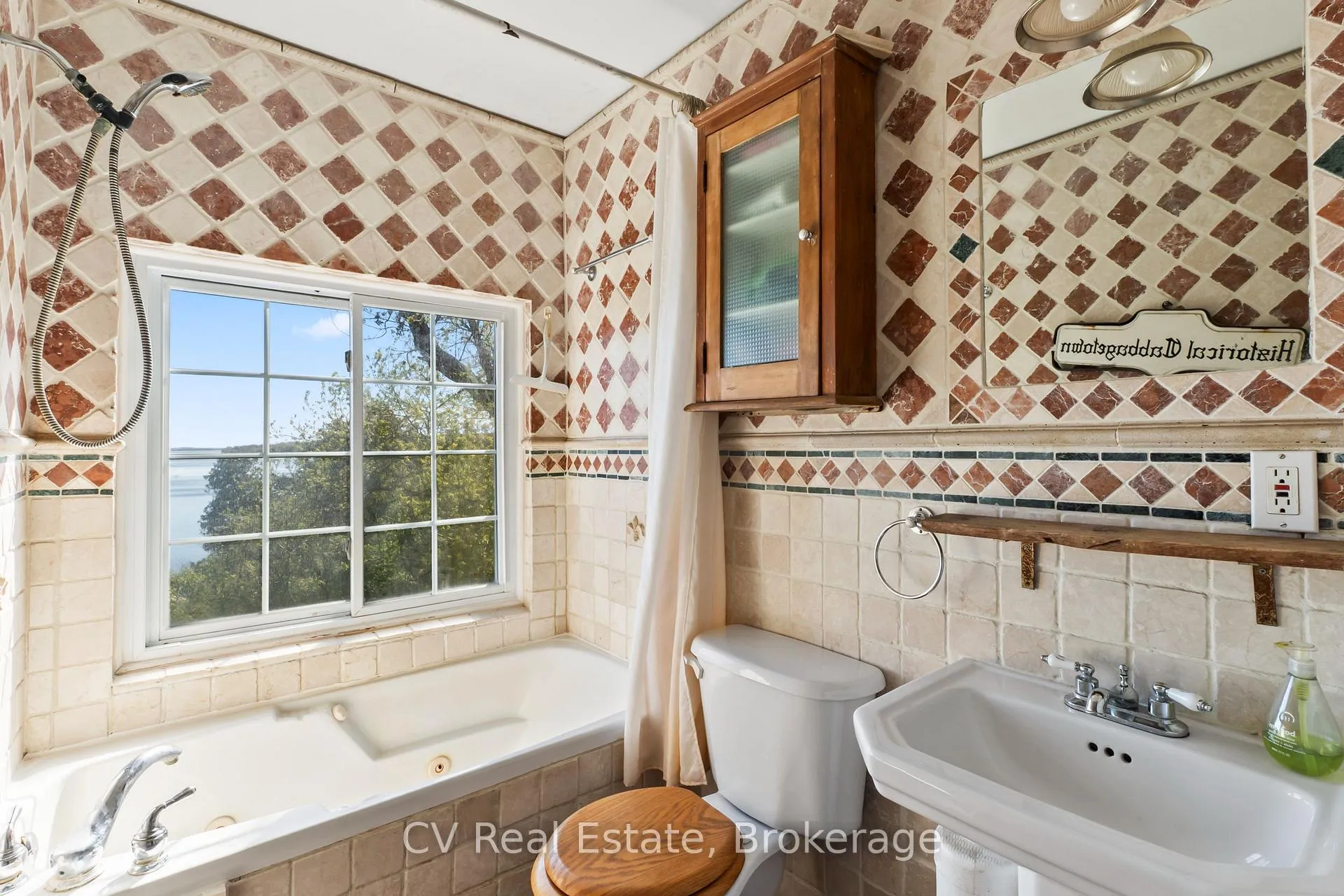 Photo 20 of 782 County Road 49, Prince Edward County, Sophiasburg Ward — HOMEH