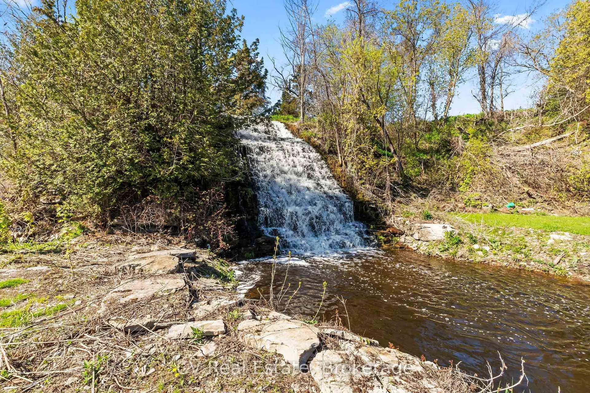 Photo 35 of 782 County Road 49, Prince Edward County, Sophiasburg Ward — HOMEH
