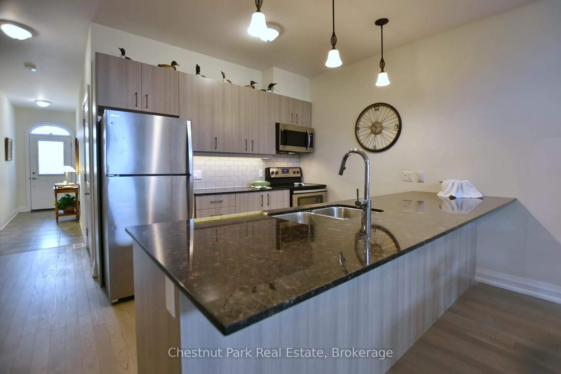 Photo 6 of 18 Sutton Lane, Collingwood — HOMEH