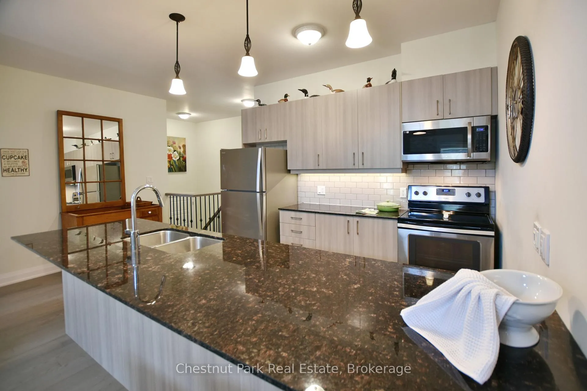 Photo 7 of 18 Sutton Lane, Collingwood — HOMEH