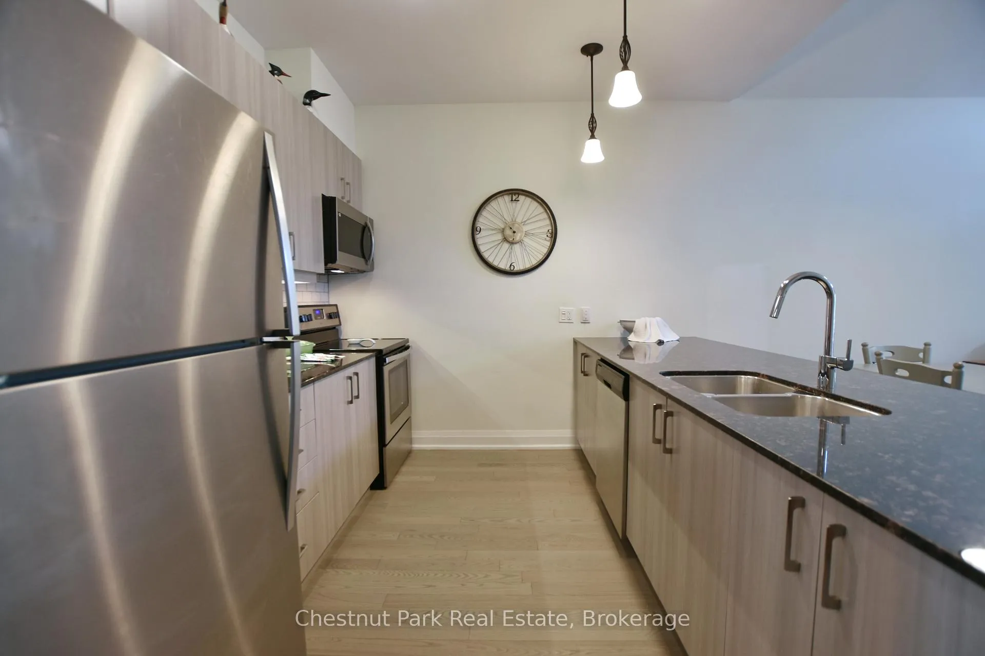 Photo 8 of 18 Sutton Lane, Collingwood — HOMEH