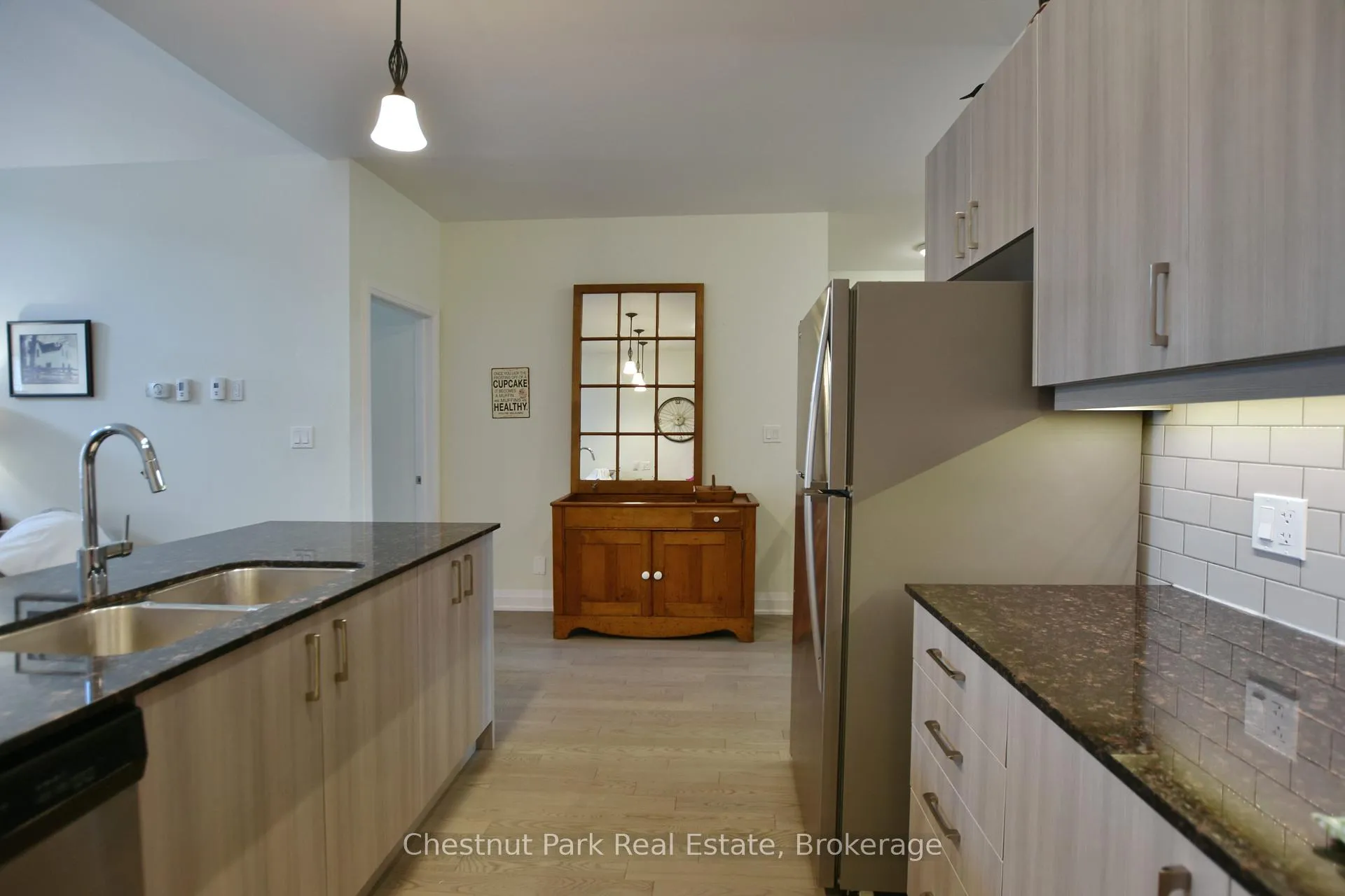 Photo 9 of 18 Sutton Lane, Collingwood — HOMEH