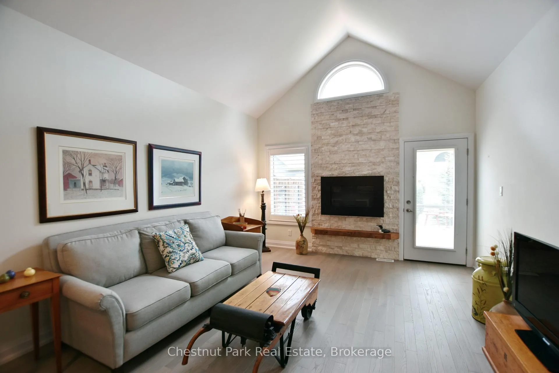 Photo 13 of 18 Sutton Lane, Collingwood — HOMEH
