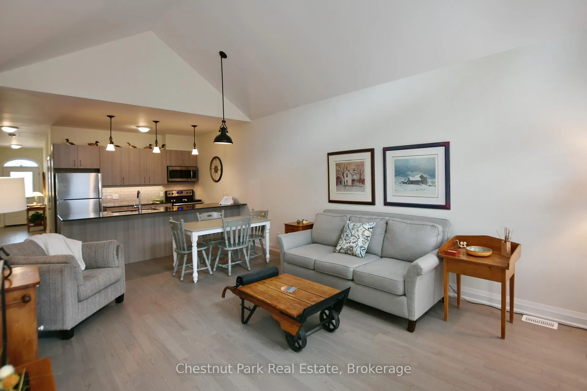 Photo 16 of 18 Sutton Lane, Collingwood — HOMEH