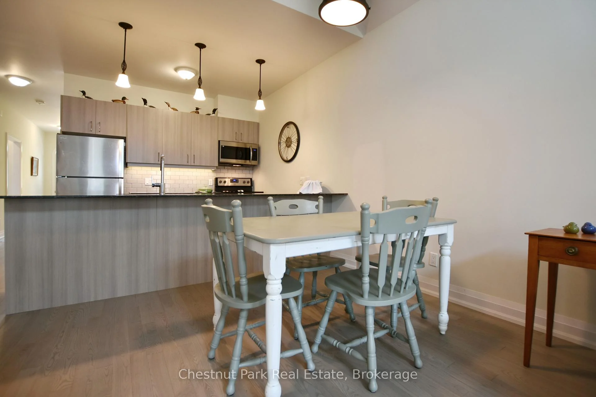 Photo 10 of 18 Sutton Lane, Collingwood — HOMEH