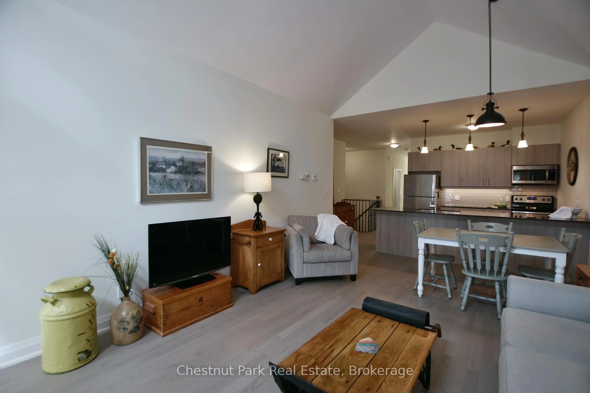 Photo 17 of 18 Sutton Lane, Collingwood — HOMEH