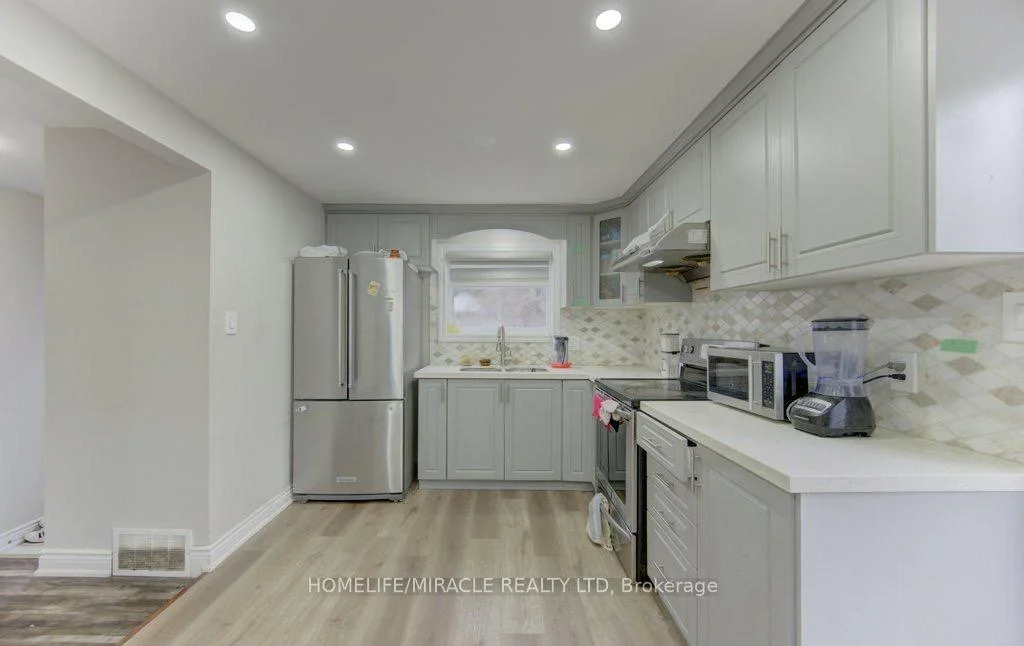 Photo 6 of 142 Cornerbrook Crescent, Waterloo, North Lakeshore — HOMEH