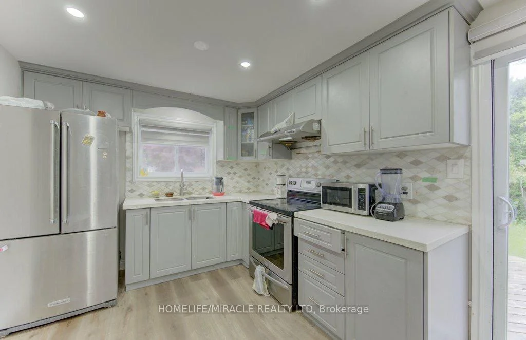 Photo 7 of 142 Cornerbrook Crescent, Waterloo, North Lakeshore — HOMEH