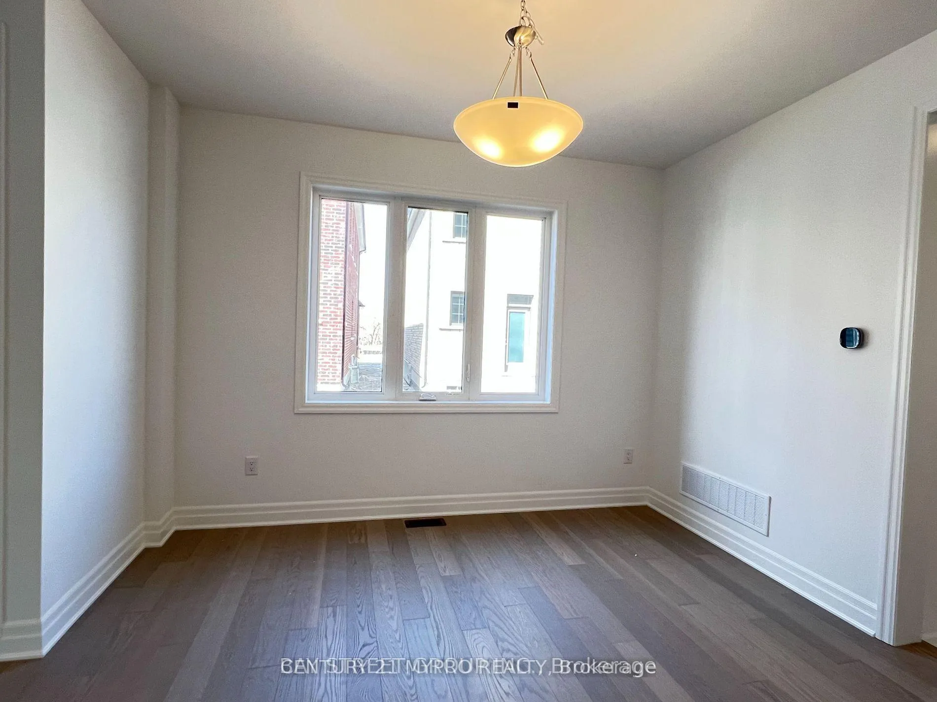Photo 8 of 43 Berczy Manor Crescent, Markham, Rural Markham — HOMEH