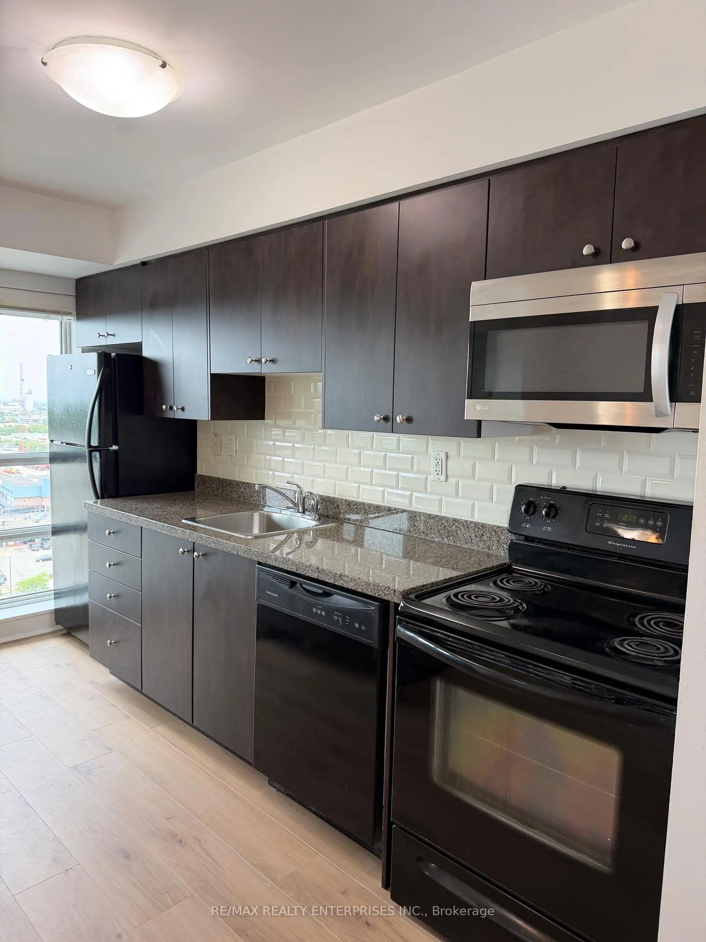 Photo 4 of Unit 1511, 215 Queen Street E, Brampton, Queen Street Corridor — HOMEH
