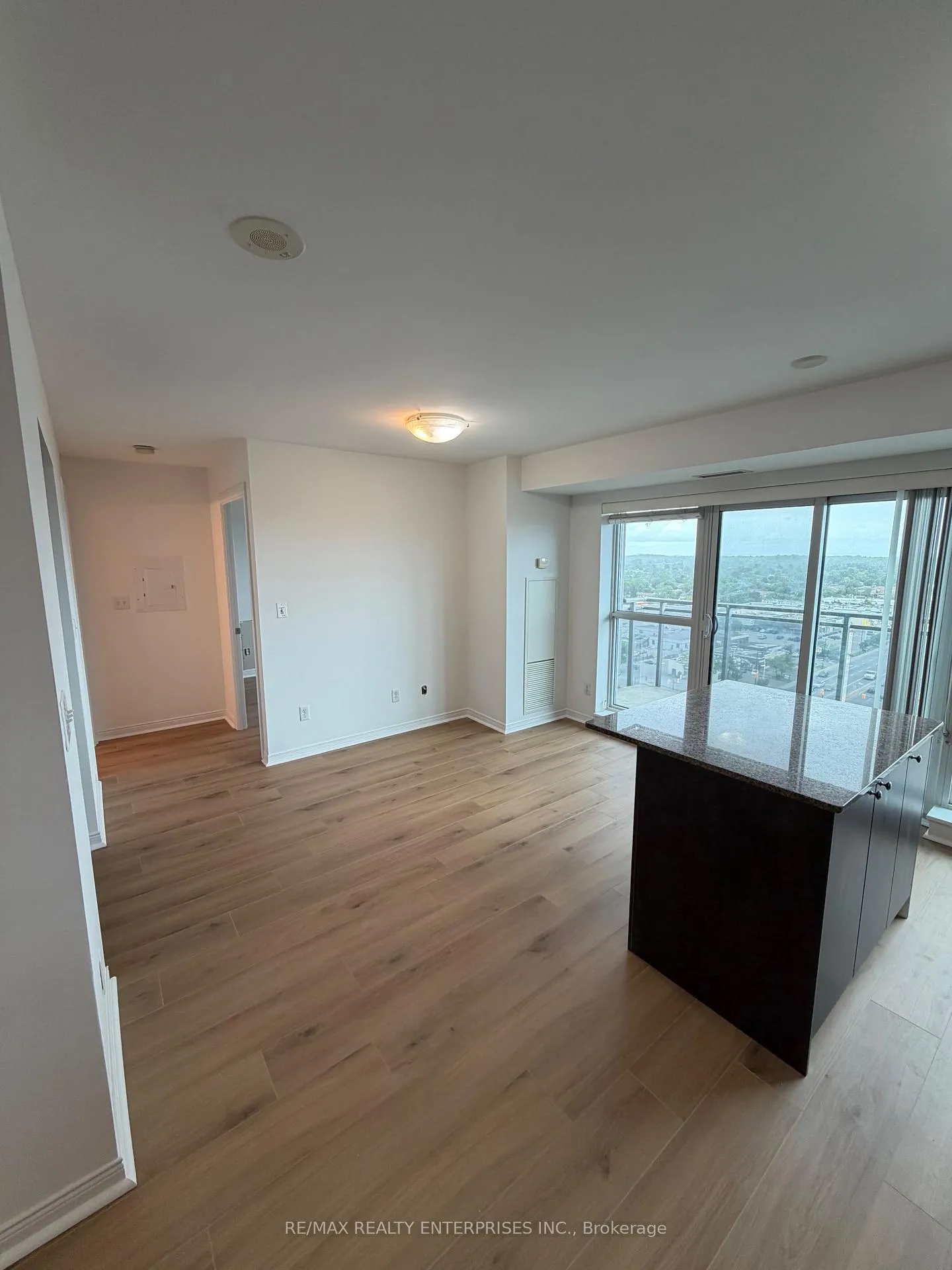 Photo 10 of Unit 1511, 215 Queen Street E, Brampton, Queen Street Corridor — HOMEH