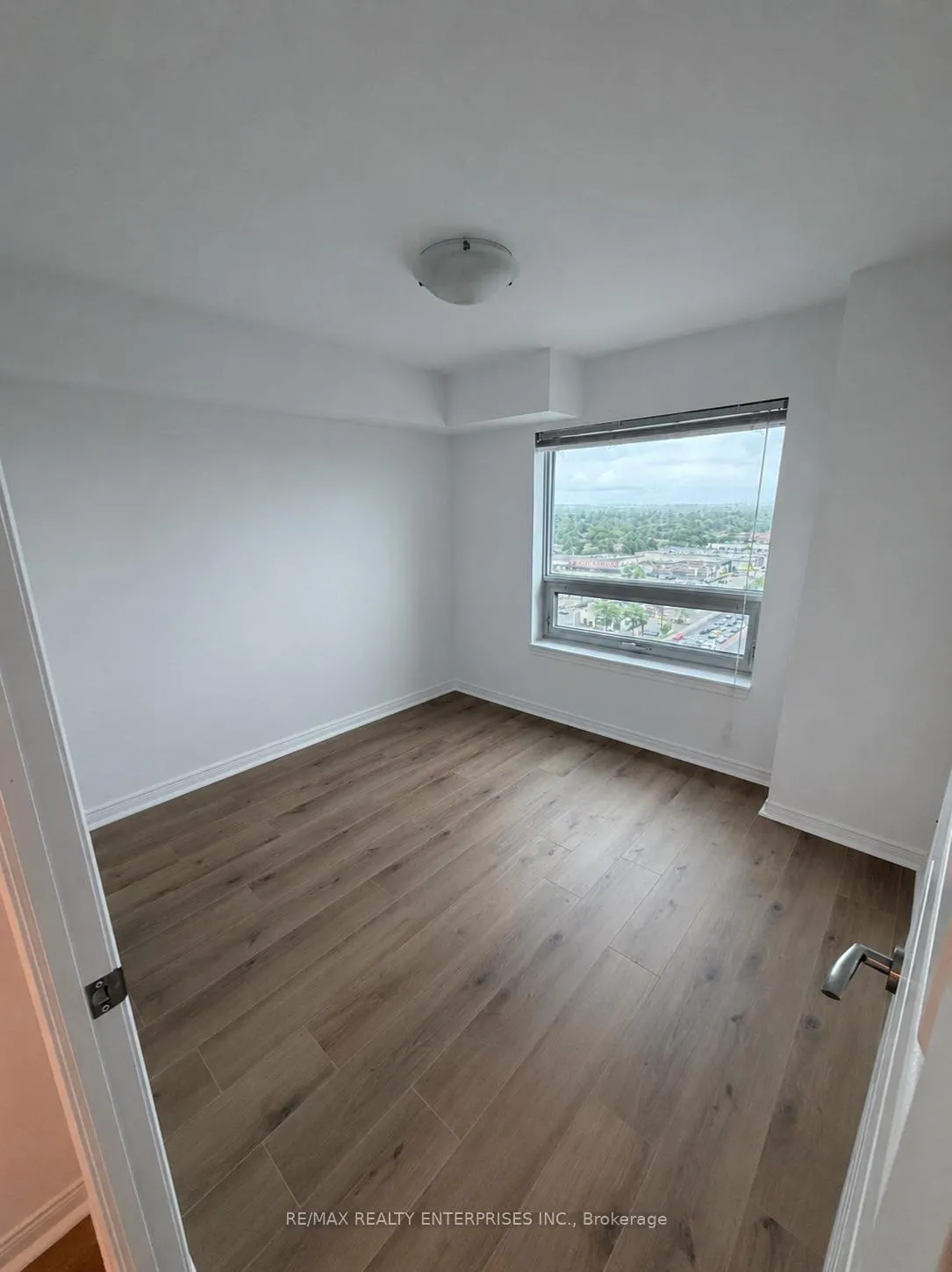 Photo 17 of Unit 1511, 215 Queen Street E, Brampton, Queen Street Corridor — HOMEH
