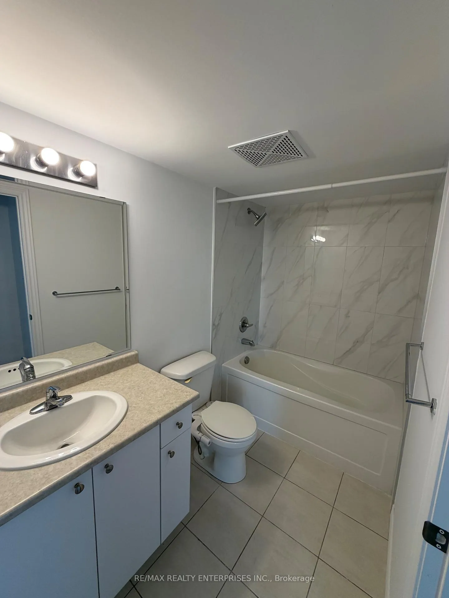 Photo 22 of Unit 1511, 215 Queen Street E, Brampton, Queen Street Corridor — HOMEH