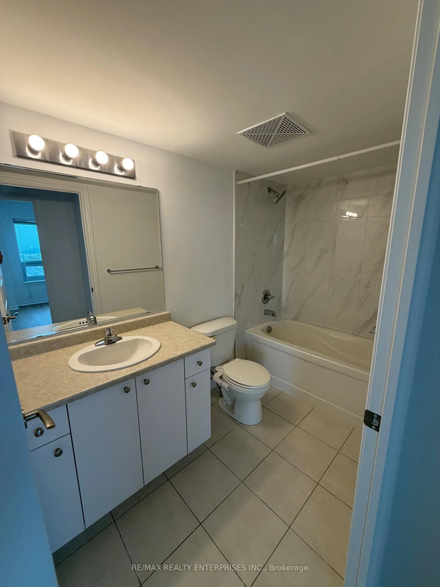 Photo 23 of Unit 1511, 215 Queen Street E, Brampton, Queen Street Corridor — HOMEH
