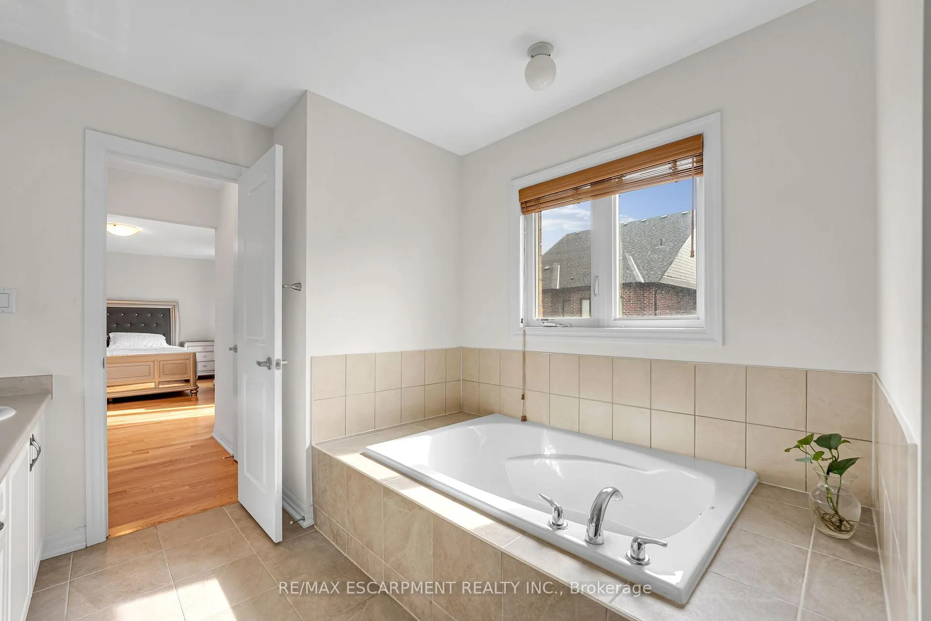 Photo 26 of 3430 Clayton Trail, Oakville, Glenorchy — HOMEH